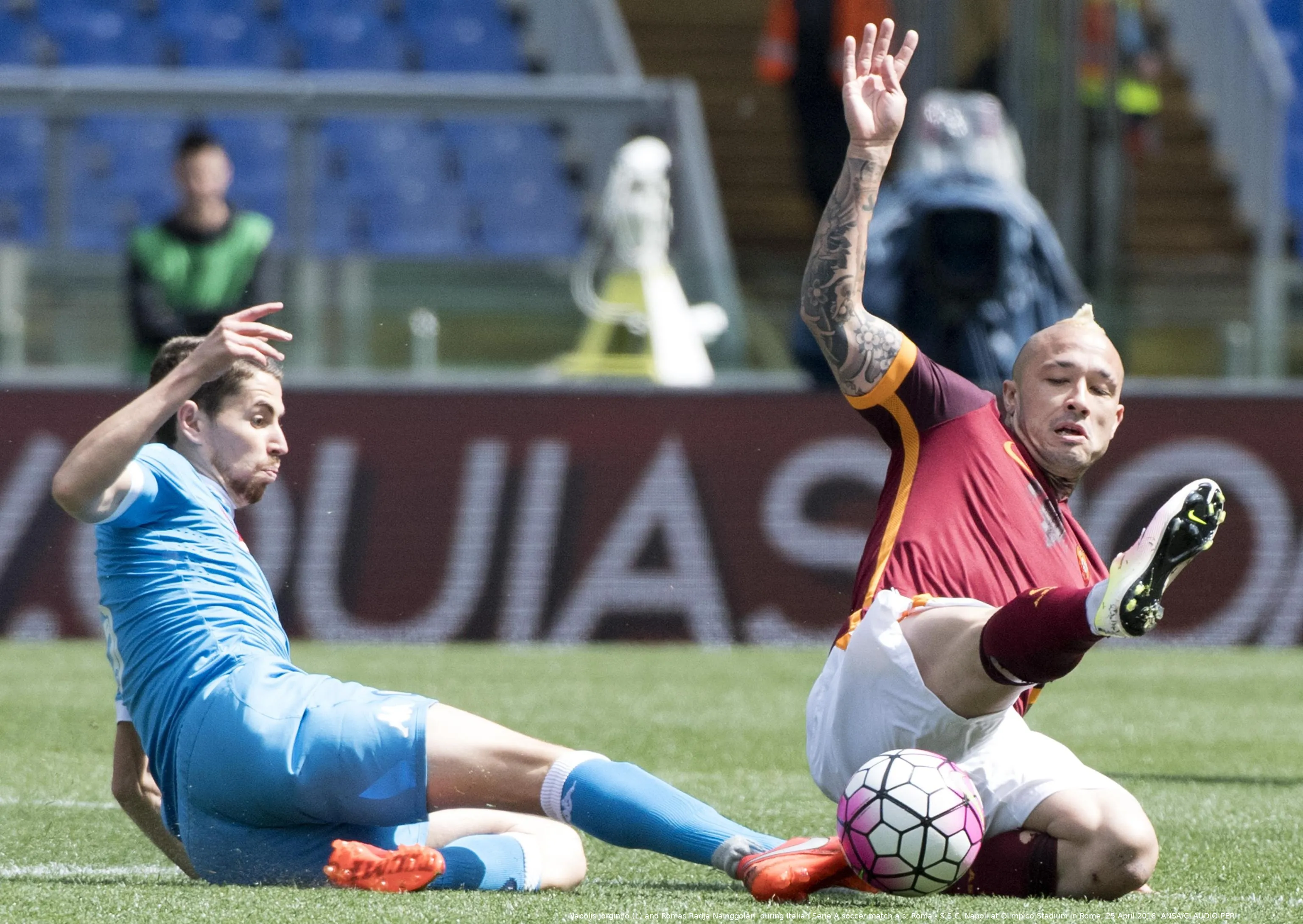 nainggolan scivolata roma napoli