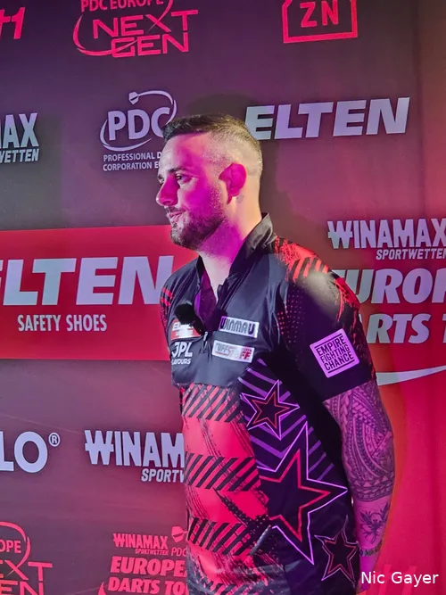 Joe Cullen im Gespräch mit den Medienvertretern