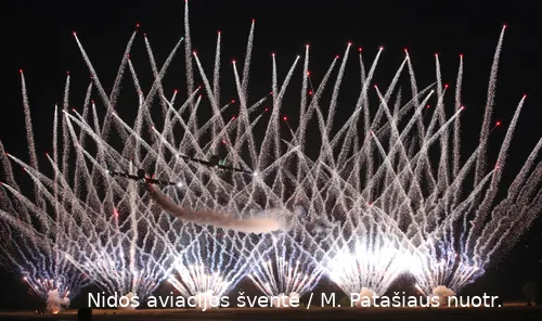 Oro šventės fejerverkai Nidoje / Modesto Patašiaus nuotr.