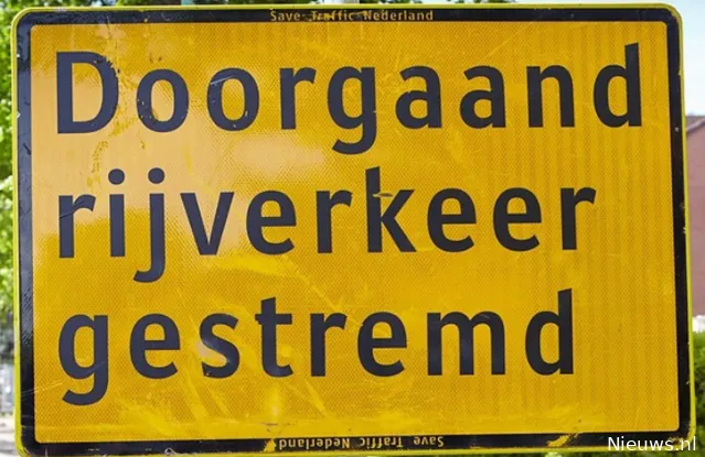 doorgaand rijverkeer gestremd