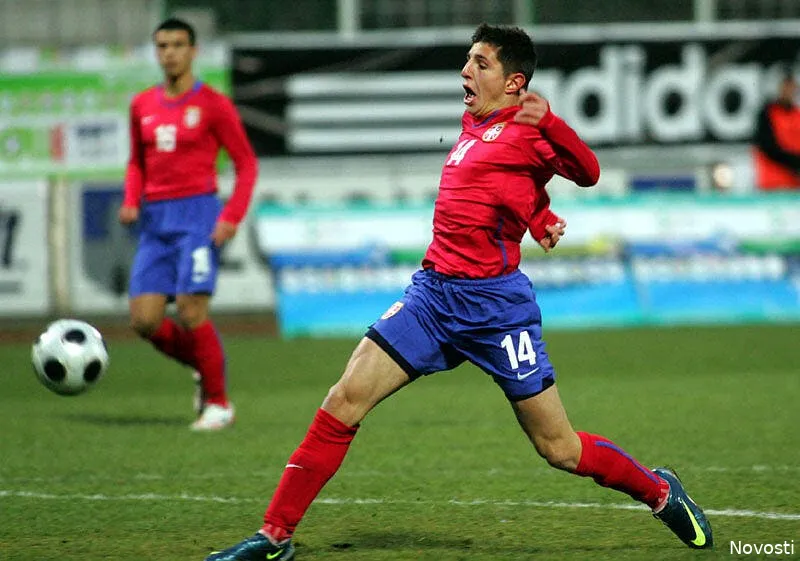 nouvelle bataille entre l om et le losc pour un attaquant trujic101771