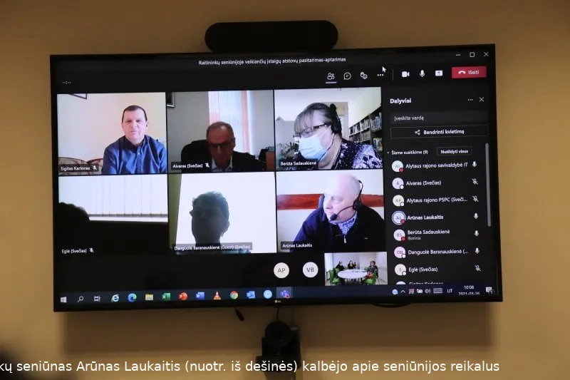 nuotoliniame pasitarime raitininku seniunas arunas laukaitis nuotr is desines kalbejo apie seniunijos reikalus