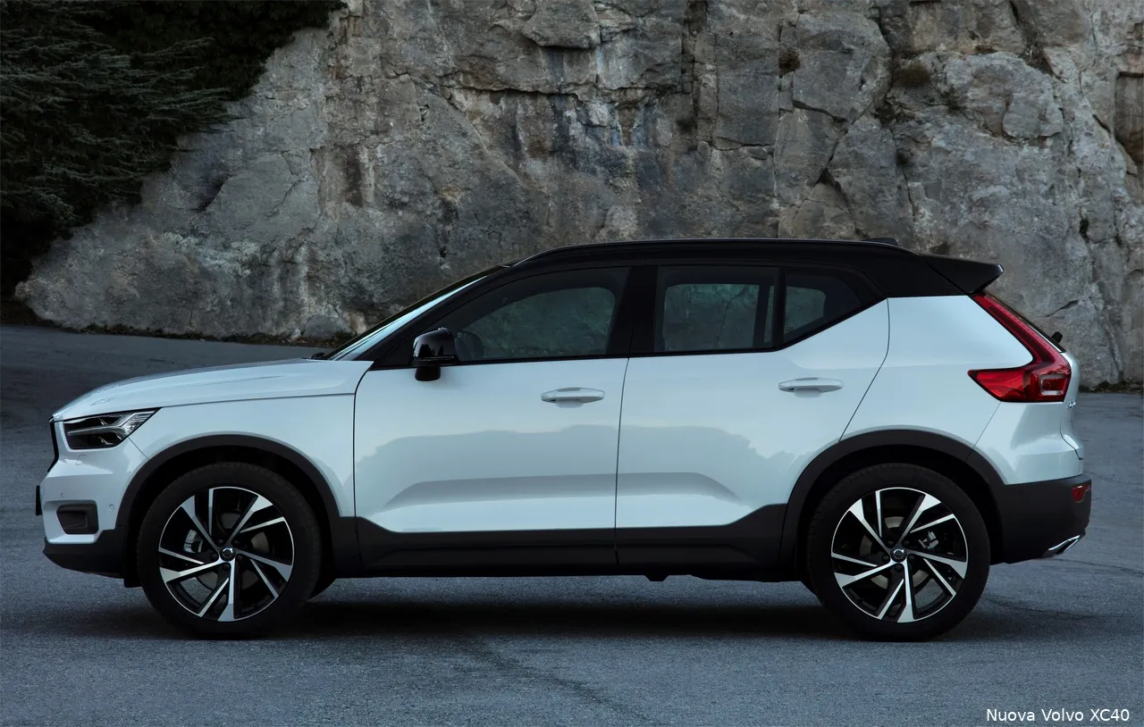 216713 new volvo xc40 exterior