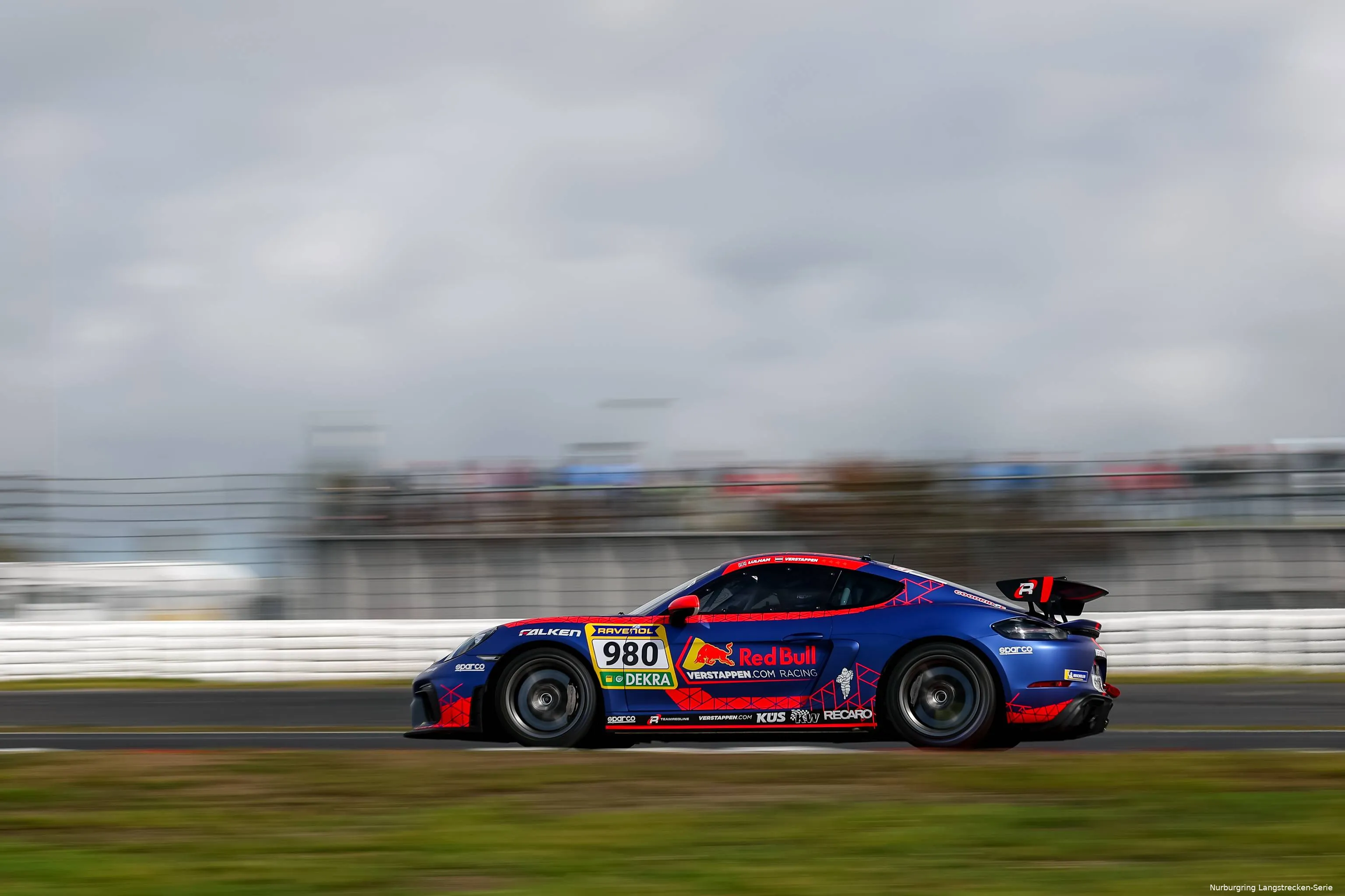 max-verstappen-franz-hermann-gt4-nordschleife-13 september