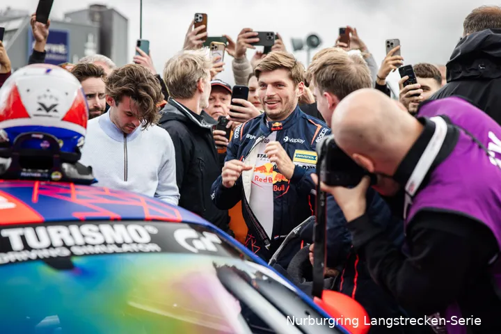 max-verstappen-franz-hermann-gt4-nordschleife-13 september