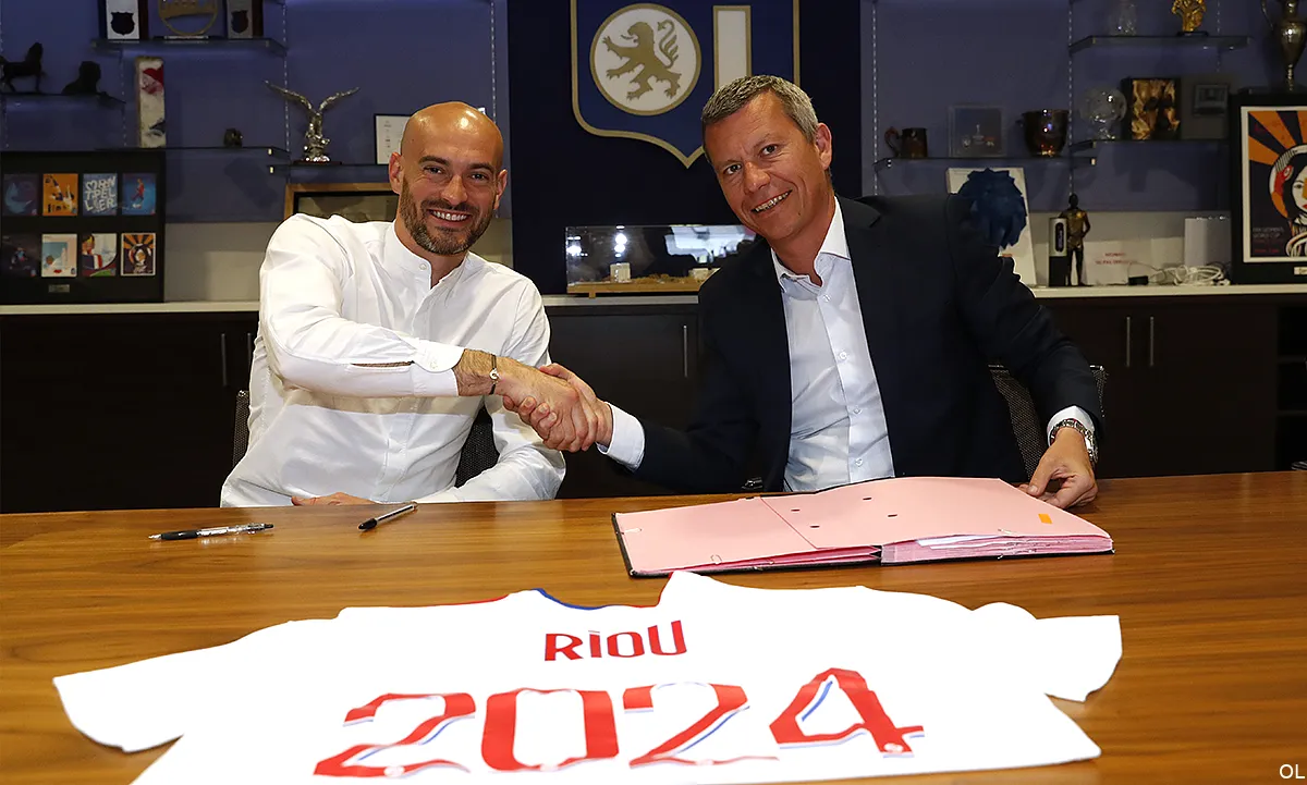 officiel remy riou signe a l ol riou ponsot 341965