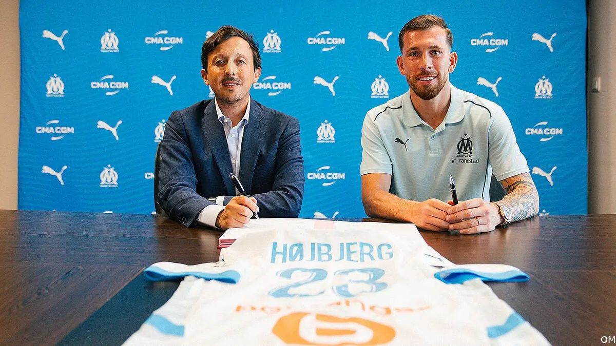 pierre emile hojbjerg prete a l om off 240722 hojbjerg sign 378796