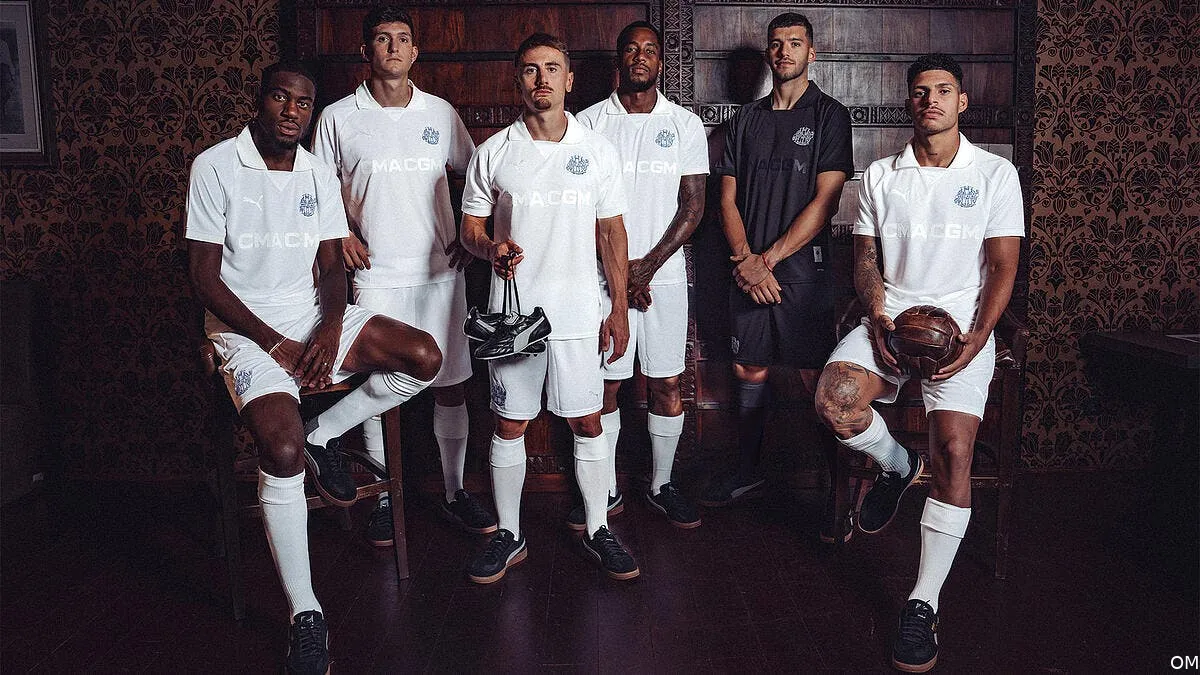 carton assure le nouveau maillot de l om fait sensation maillot om 1 381145