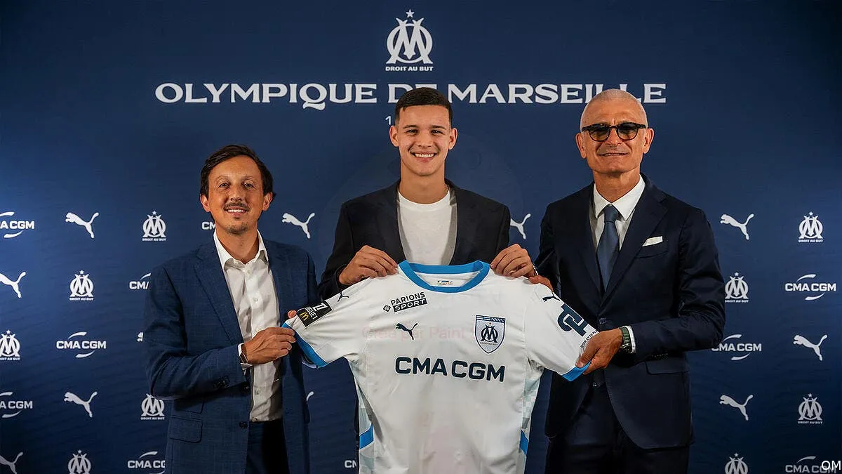 valentin carboni a l om c est officiel 123 379464