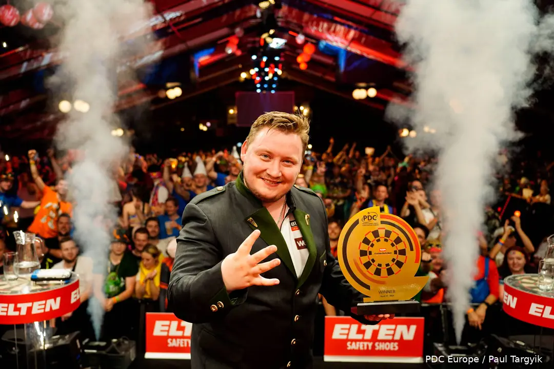Mit dem Pokal der Austrian Darts Open 2025 in den Händen: Martin Schindler krönt in Graz eine Saison voller Meilensteine und schreibt weiter deutsche Darts-Geschichte