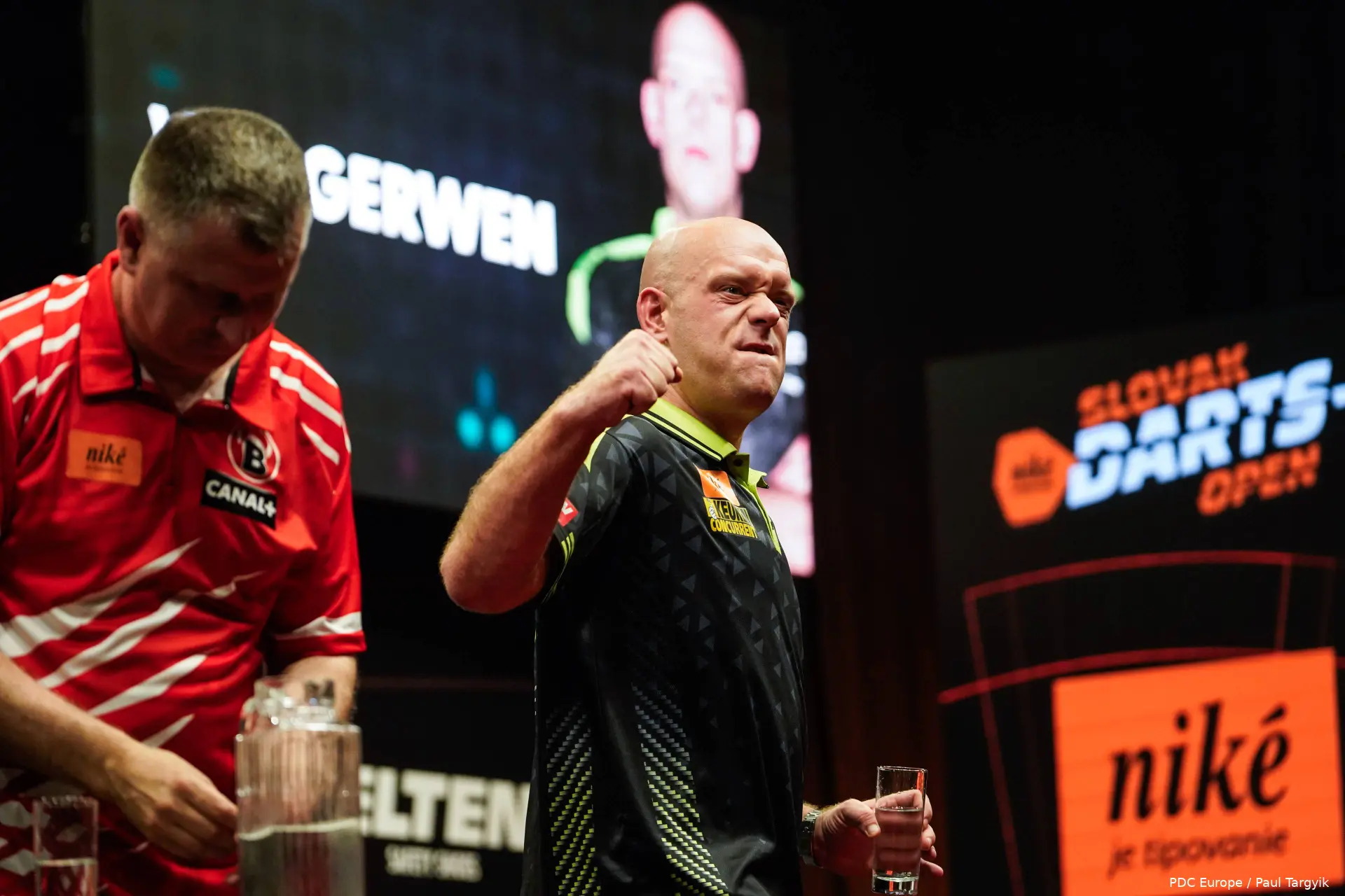 ET9_van_gerwen_ratajski_16
