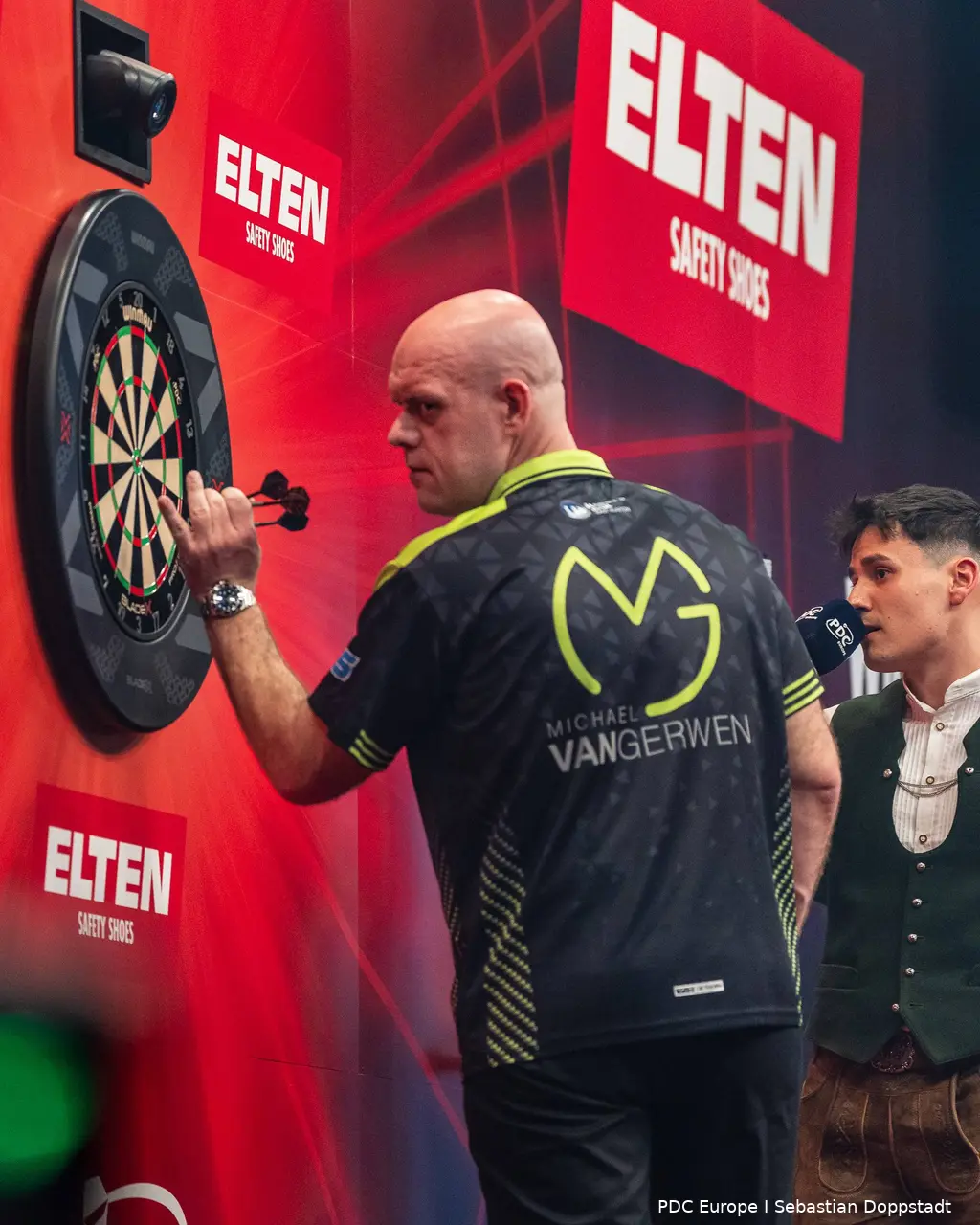 PDC_ET04_SU405_van_Gerwen-Springer-15