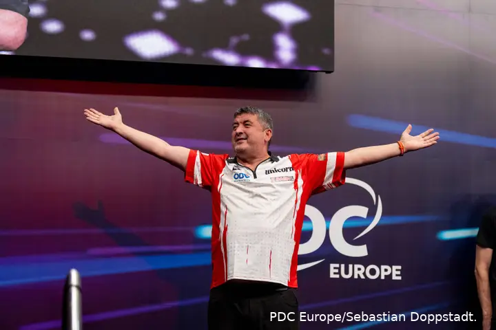 PDCE_ET14_SA405_van_Gerwen-Suljovic-03