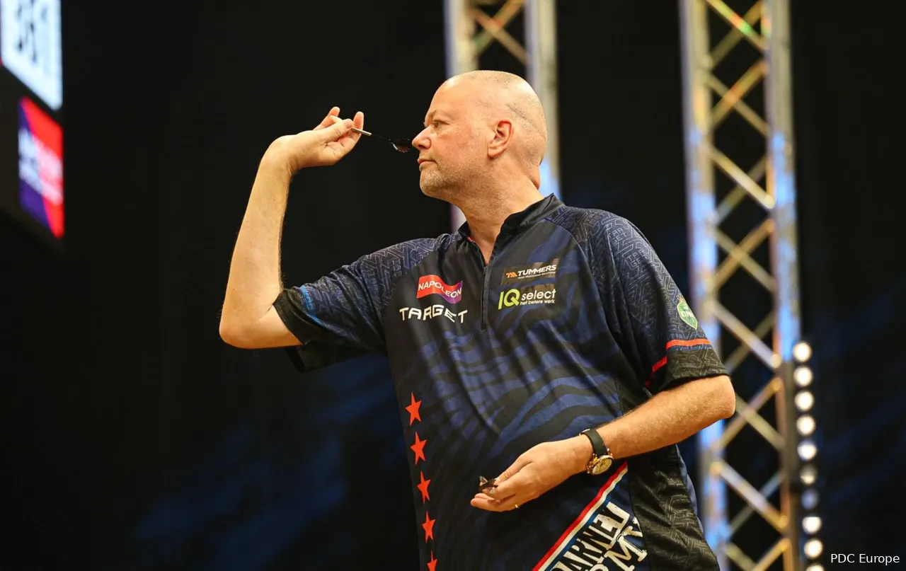 Raymond van Barneveld in actie