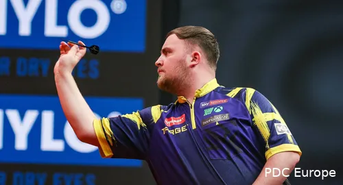 Luke Littler in action