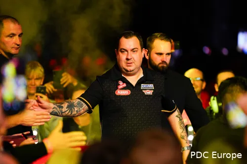 Kim Huybrechts hat zweimal an der Premier League Darts teilgenommen