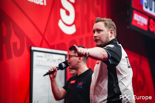 Martin Schindler in actie op het podium