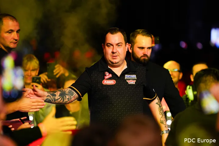 Kim Huybrechts hat zweimal an der Premier League Darts teilgenommen