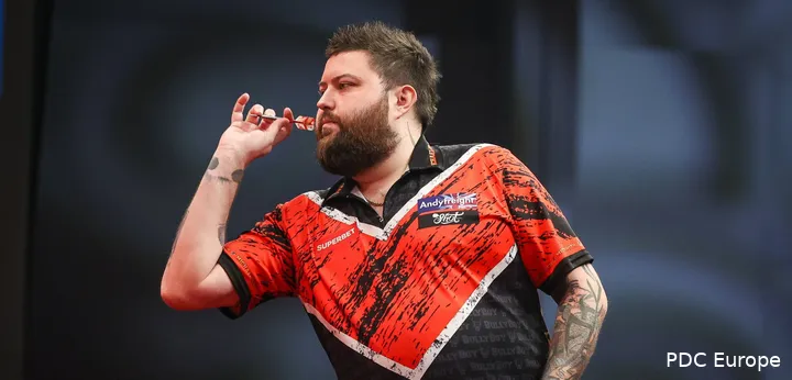 Michael Smith in Aktion bei den Poland Darts Open 2026