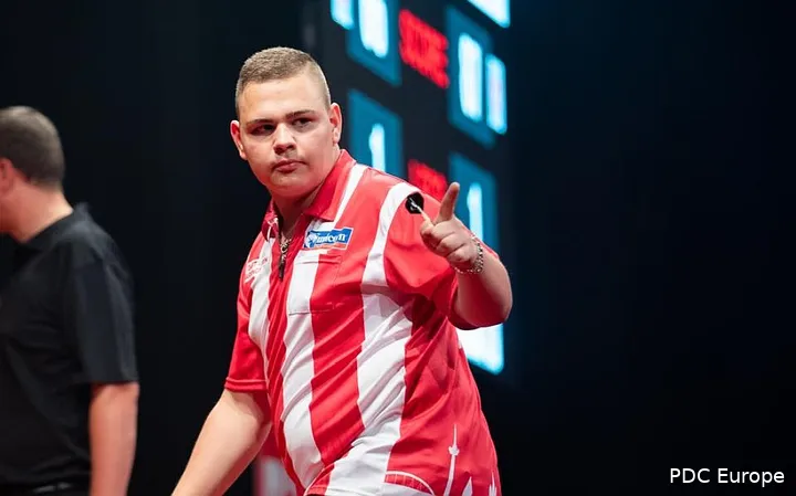 Het voormalige Duitse toptalent Nico Blum liet zich weer eens gelden. Hij verdiende een startplek voor de European Darts Open