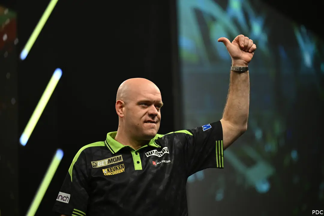 Michael van Gerwen gives a thumbs-up to the crowd.