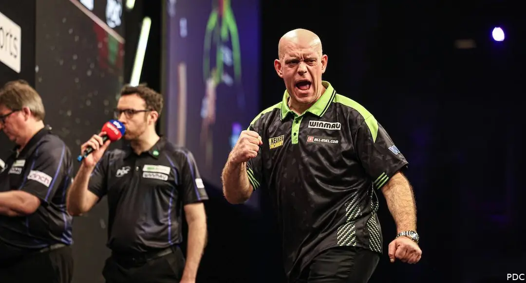 Michael van Gerwen ballt die Faust