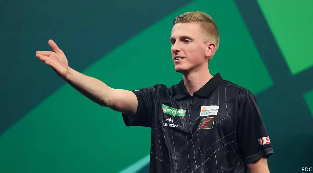 Wessel Nijman jubelt mit einer Geste