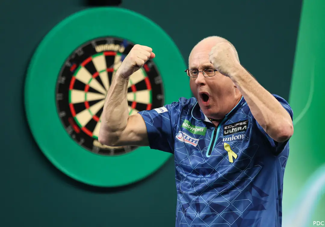 Ian White jubelt ausgelassen