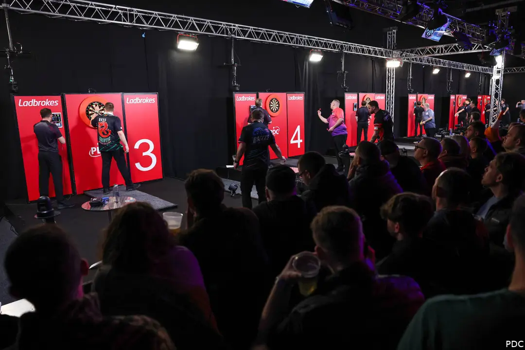 Borden 3-8 bij de UK Open