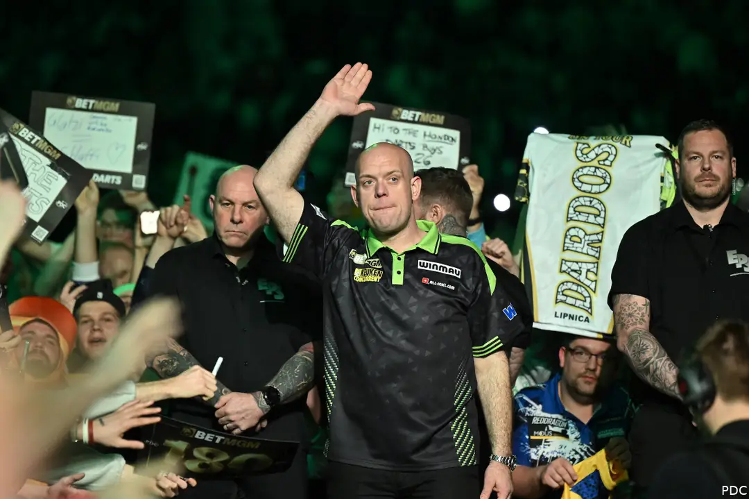 Michael van Gerwen tijdens een walk-on