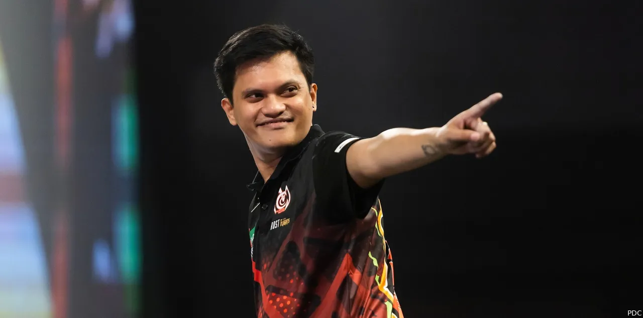 Toylo feiert auf der Bühne des Ally Pally