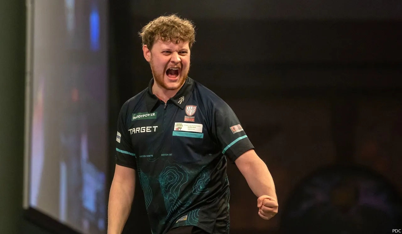 Kevin Doets neemt het in de derde ronde van het WK Darts op tegen Krzysztof Ratajski