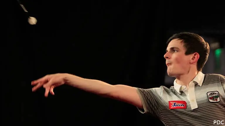 Matthew Dennant darts