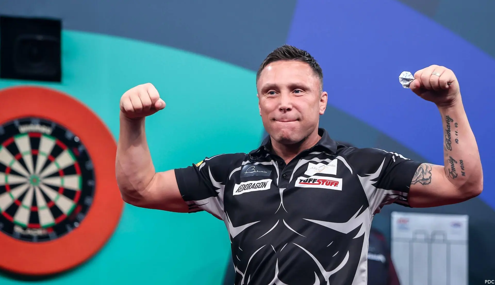 Gerwyn Price balt de vuisten