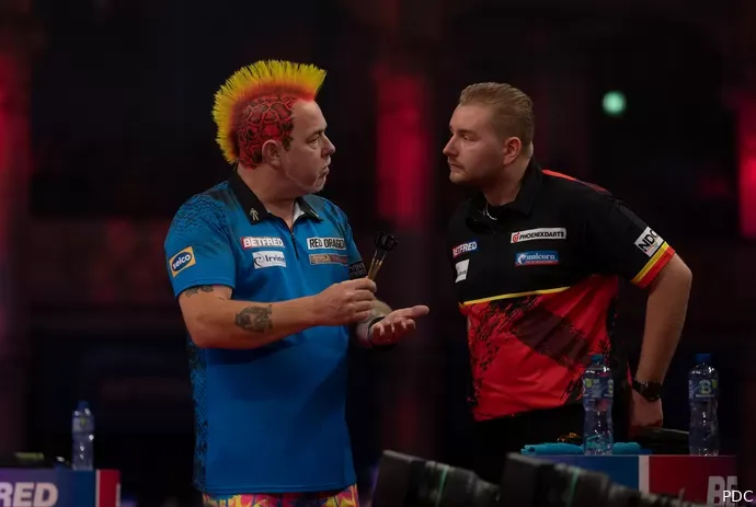 Peter Wright  Dimitri van den Bergh