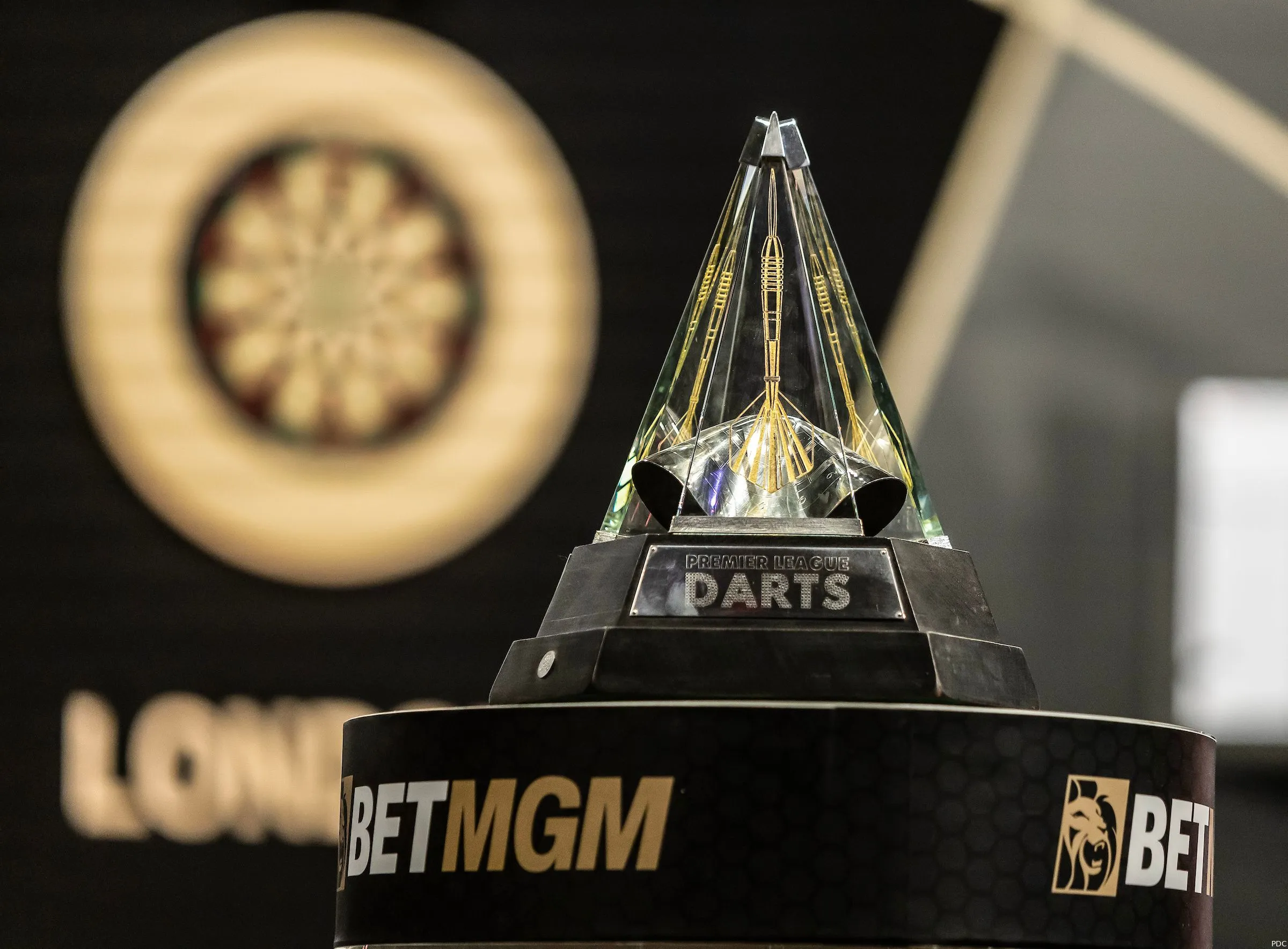 premier league darts trophy