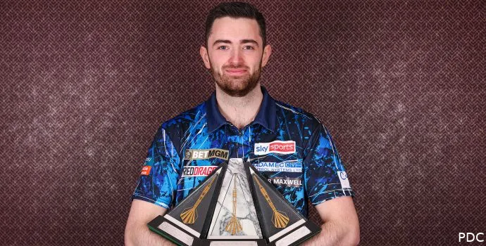 pl2024 luke humphries trophies04