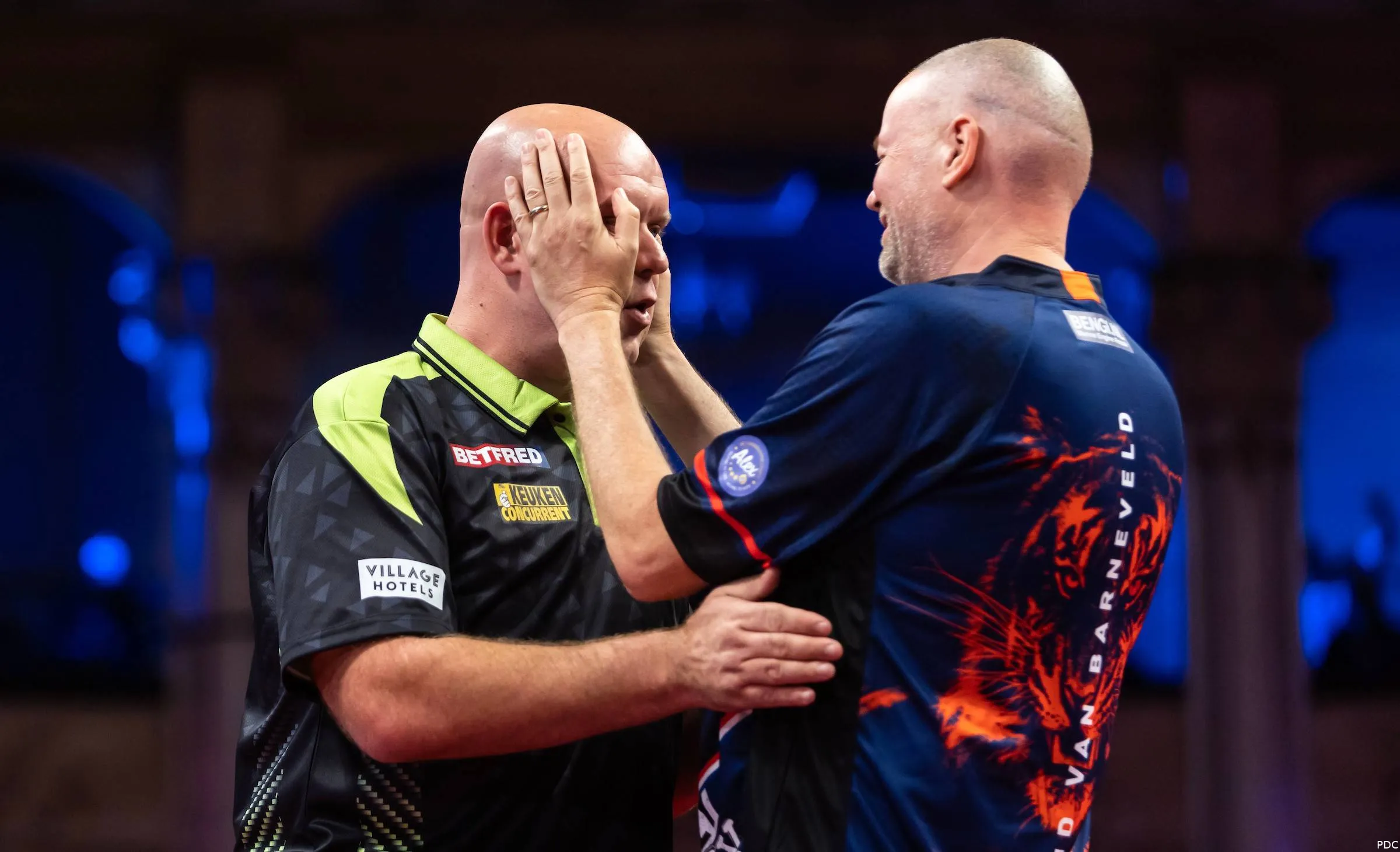 Michael van Gerwen & Raymond van Barneveld (1)