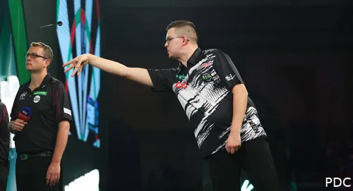 Gian van Veen in action on the World Championship stage