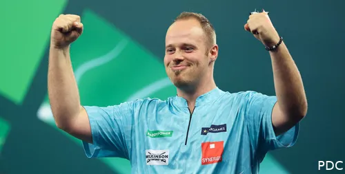 Max Hopp beams on the Alexandra Palace stage