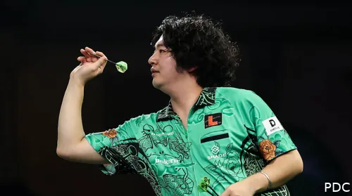 Motomu Sakai in action at the last World Darts Championship