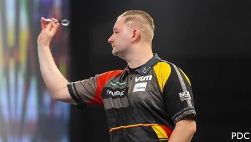 Dimitri Van den Bergh konnte sich am Sonntagabend gegen Dylan Slevin durchsetzen.