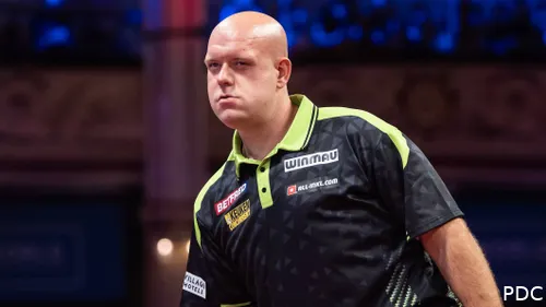 Van Gerwen wird einen Gang höher schalten müssen, wenn er Rock in der zweiten Runde schlagen will.