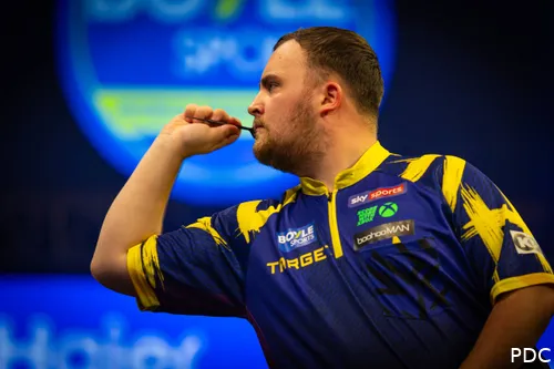 Charlie Manby machte es Luke Littler (im Bild) bei der PDC World Youth Championship besonders schwer