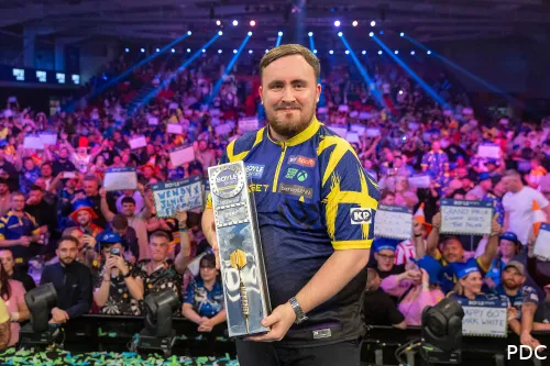 Luke Littler konnte in diesem Jahr zum ersten Mal den World Grand Prix gewinnen.