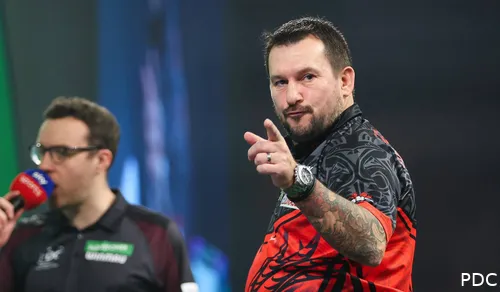 Jonny Clayton auf der WM-Bühne