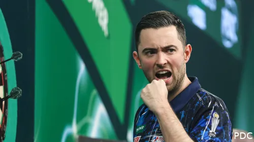 Kann es Humphries seinem großen Rivalen Littler gleichtun und ins Viertelfinale einziehen?