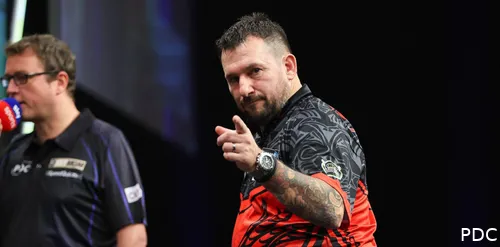 Führt derzeit die Tabelle der Premier League Darts an: Jonny Clayton