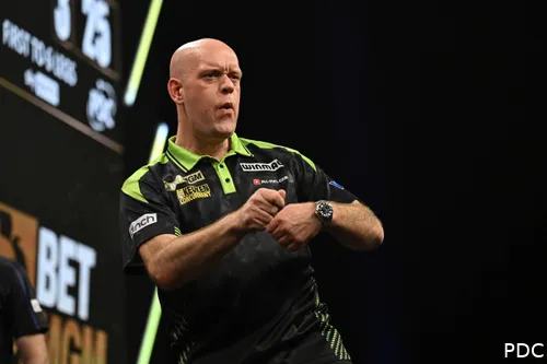 Michael van Gerwen am siebten Abend der Premier League Darts 2026 in Dublin