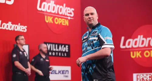 Rob Cross steht im Rennen um das World Matchplay unter Druck: Der frühere Champion liegt derzeit außerhalb der Qualifikationsränge und muss um seinen Startplatz in Blackpool bangen